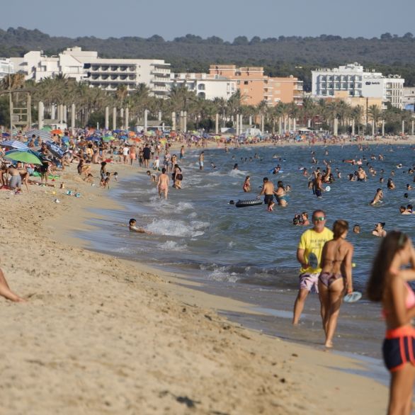 Angst vor 2. Welle wächst! Familie nach Mallorca-Urlaub mit Corona infiziert Angst vor 2. Welle wächst! Familie nach Mallorca-Urlaub mit Corona infiziert (Foto)