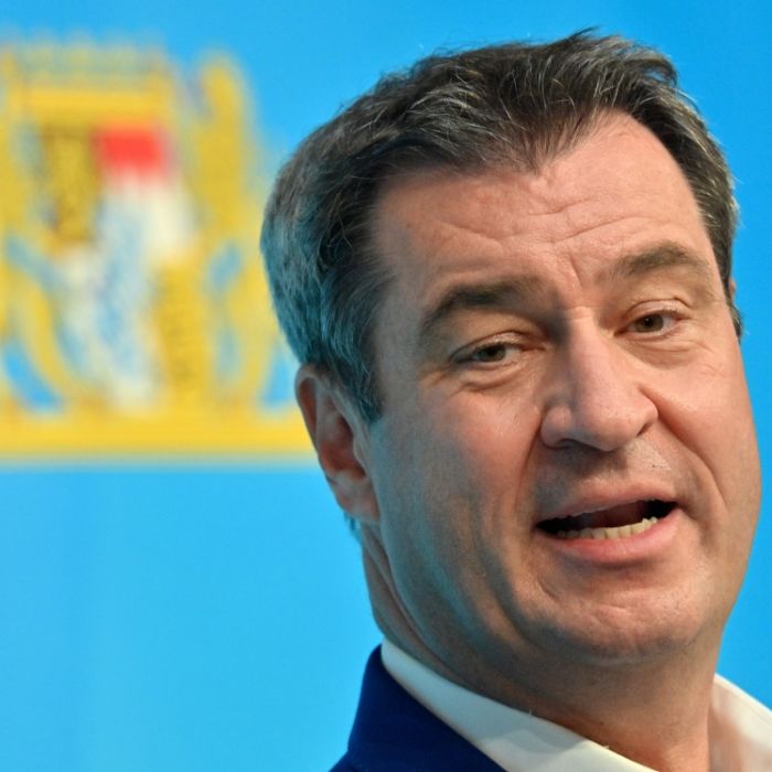 340 Neuinfektionen am Montag! Söder pocht auf Corona-Testpflicht 340 Neuinfektionen am Montag! Söder pocht auf Corona-Testpflicht (Foto)