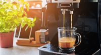 Stiftung Warentest hat 13 Kaffeemaschinen für Kapseln und Pads getestet.