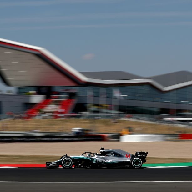 Erneutes Debakel für Vettel - scharfe Kritik via Boxenfunk Erneutes Debakel für Vettel - scharfe Kritik via Boxenfunk (Foto)