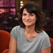Sat.1-Moderatorin Marlene Lufen lässt im Urlaub die Korken knallen. Sat.1-Moderatorin Marlene Lufen lässt im Urlaub die Korken knallen.