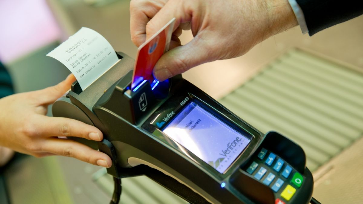 Finanztest warnt: Kartenzahlung kann jetzt richtig teuer werden. (Symbolfoto) (Foto)