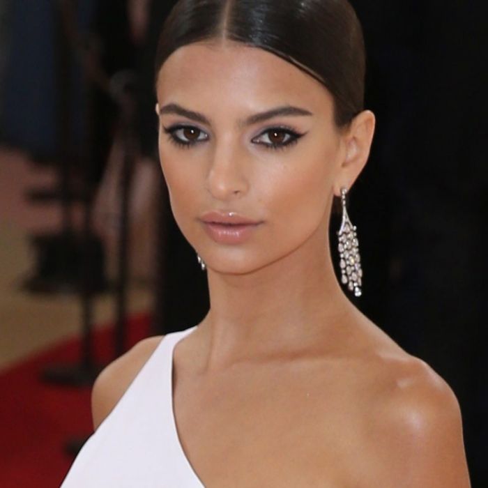 Intim-Kracher! Emrata versext beim Bikini-Shooting Intim-Kracher! Emrata versext beim Bikini-Shooting (Foto)