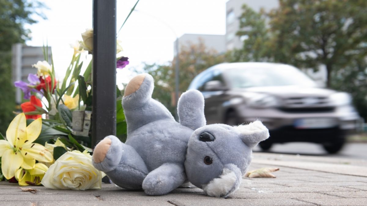 In Dresden starb ein Junge (6) nach einem tragischen Autounfall. (Foto)