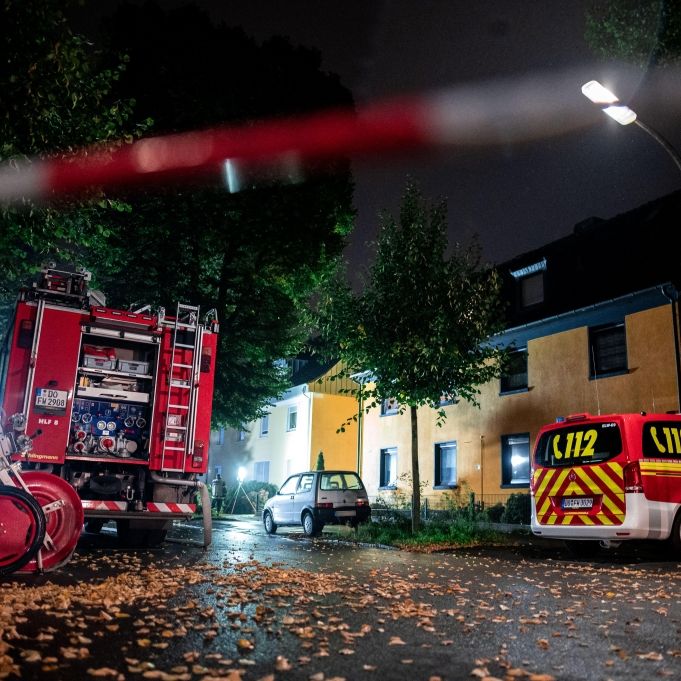 Mann (68) bunkert Waffen und Sprengstoff in Wohnung - Polizei ermittelt Mann (68) bunkert Waffen und Sprengstoff in Wohnung - Polizei ermittelt (Foto)