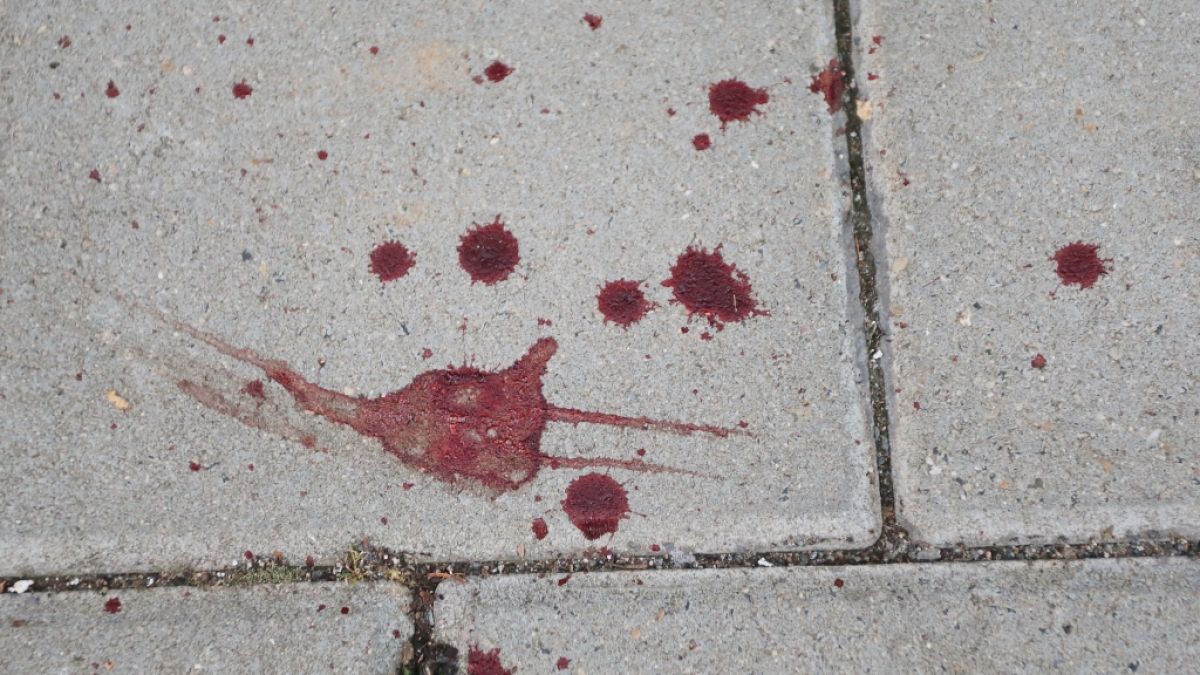 In Stolberg bei Aachen wurde ein Autofahrer bei einer Messerattacke schwer verletzt. Es ist nicht ausgeschlossen, dass die Tat möglicherweise islamistisch motiviert war. (Foto)