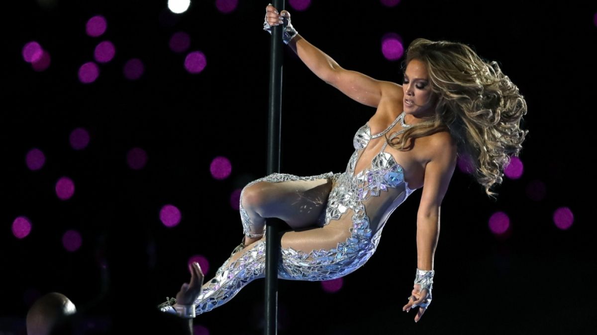 Jennifer Lopez vertickt Schuhe auf ihre eigene Art und Weise. (Foto)