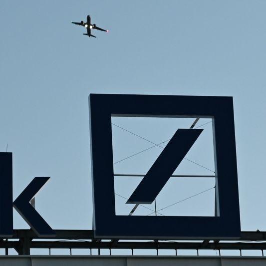 Über hundert Standorte! Deutsche Bank will jede fünfte Filiale schließen