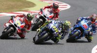Beim MotoGP-Rennen zum Großen Preis von Katalonien liefern sich die Motorrad-Piloten eine erbitterte Schlacht.