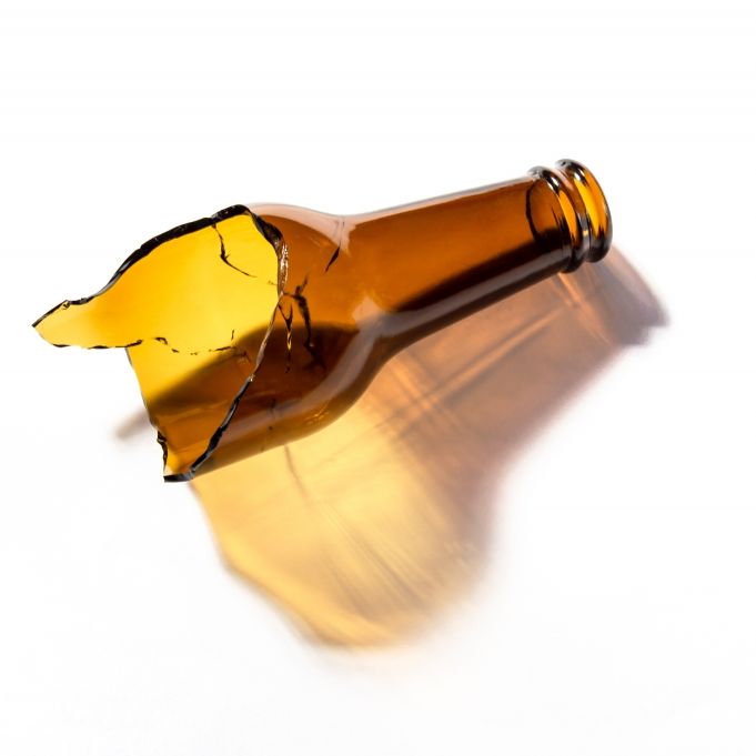 Mit Bierflasche blutig geschlagen! TV-Moderatorin nach Streit verhaftet Mit Bierflasche blutig geschlagen! TV-Moderatorin nach Streit verhaftet (Foto)