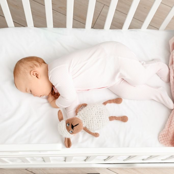 Einbrecher will Baby vergewaltigen - Mutter erwischt ihn Einbrecher will Baby vergewaltigen - Mutter erwischt ihn (Foto)