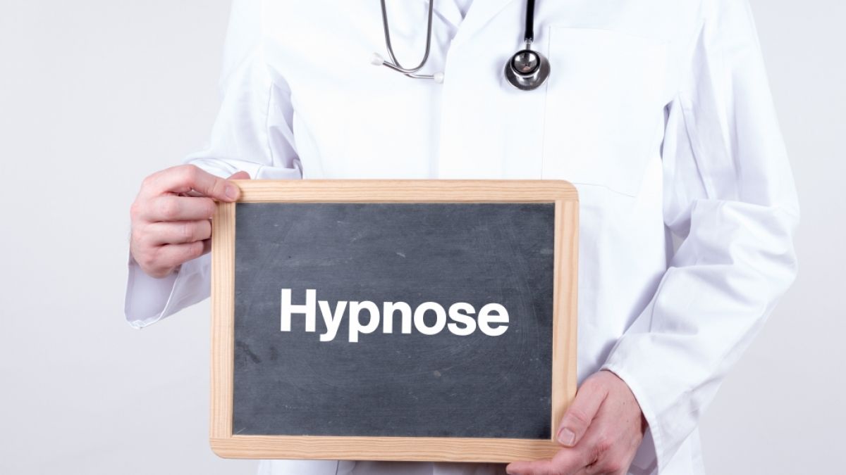 Anklage wegen sexueller Übergriffe! Hypnose-Arzt vergeht sich an Patienten, während sie in Trance standen news.de Foto