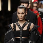 Zum 24. Geburtstag erlaubte sich Bella Hadid eine besonders süße Sünde. Zum 24. Geburtstag erlaubte sich Bella Hadid eine besonders süße Sünde.