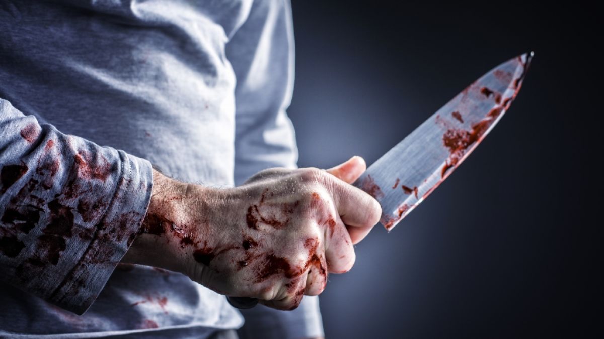 Eine 55-jährige Frau aus England wurde von ihrem eigenen Sohn mit einem Brotmesser ermordet (Symbolbild). (Foto)