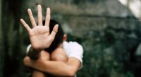 Drei Schwestern aus Australien wurden von ihrem Vater jahrelang sexuell missbraucht - jetzt wurde der Täter zu einer lächerlich milden Strafe verurteilt (Symbolbild).