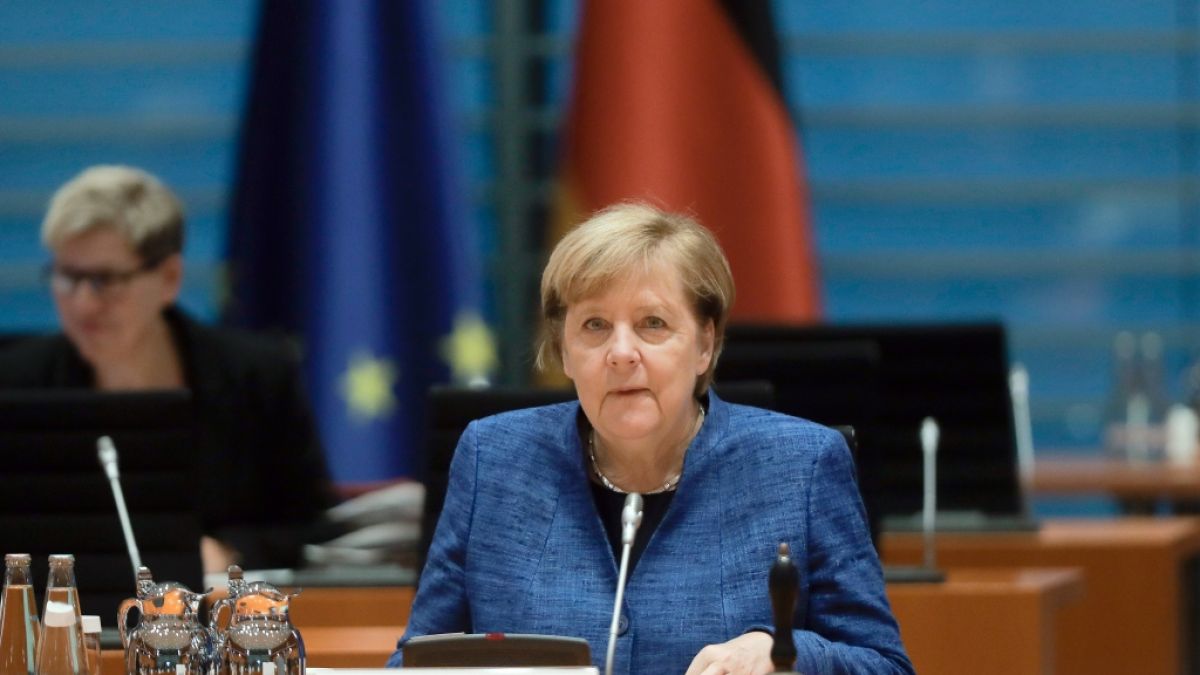Kanzlerin Angela Merkel warnte laut Medienberichten intern vor "sehr, sehr schweren Monaten". (Foto)