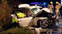Bei einem Autounfall bei Schrobenhausen in Oberbayern sind zwei Männer getötet und einer schwer verletzt worden.