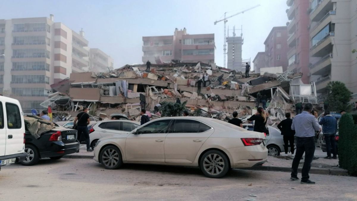 Ein heftiges Erdbeben hat den Westen der Türkei erschüttert. (Foto)