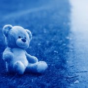 Im englischen Worcestershire müssen sich seiben Männer wegen der Vergewaltigung von zehn Kindern verantworten. Im englischen Worcestershire müssen sich seiben Männer wegen der Vergewaltigung von zehn Kindern verantworten.