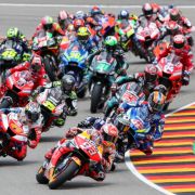 Zum 13. Lauf der Saison findet sich die Elite aus MotoGP, Moto2 und Moto3 im spanischen Valencia ein. Zum 13. Lauf der Saison findet sich die Elite aus MotoGP, Moto2 und Moto3 im spanischen Valencia ein.
