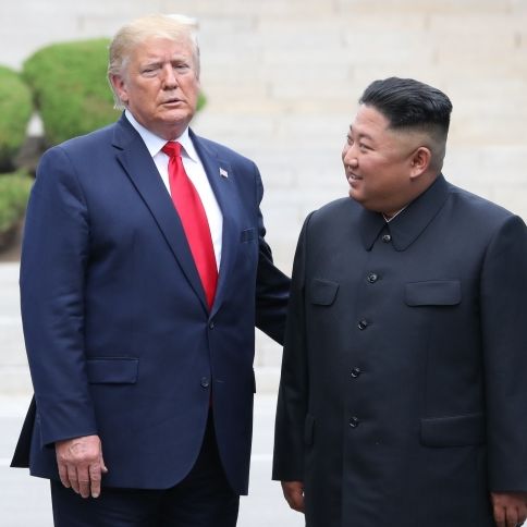 Er will weiter zündeln! Kim Jong-RUMMMS wählt Donald Trump Er will weiter zündeln! Kim Jong-RUMMMS wählt Donald Trump (Foto)