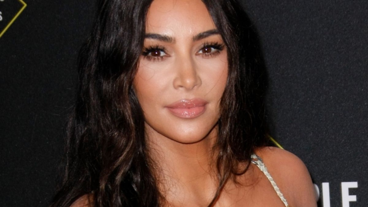 Kim Kardashian macht jetzt auf völlig verhüllt. (Foto)