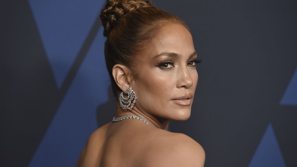Jennifer Lopez sorgt wieder für Treter-Alarm im Netz. (Foto)