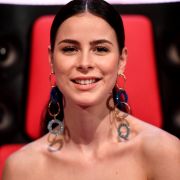 Lena zeigt sich verlockend im Netz. Lena zeigt sich verlockend im Netz.