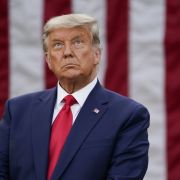 Donald Trump sieht sich aktuell mit fiesen Fat-Shaming-Vorwürfen konfrontiert. Donald Trump sieht sich aktuell mit fiesen Fat-Shaming-Vorwürfen konfrontiert.