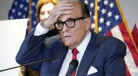 Rudy Giuliani, der ehemalige Bürgermeister von New York und ein Anwalt von US-Präsident Trump, sprach sich während einer Pressekonferenz in Washington in Rage.