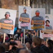 Die Querdenker riefen dazu auf, am 21. November in Leipzig Kinder mit auf die Corona-Demonstration zu nehmen. (Bild: Corona-Demo vom 7.11.2020 in Leipzig) Die Querdenker riefen dazu auf, am 21. November in Leipzig Kinder mit auf die Corona-Demonstration zu nehmen. (Bild: Corona-Demo vom 7.11.2020 in Leipzig)