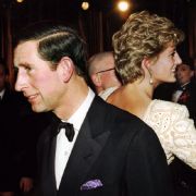 Bevor er Prinzessin Diana und später Camilla Parker Bowles heiratete, machte Prinz Charles einer anderen Frau einen Heiratsantrag. Bevor er Prinzessin Diana und später Camilla Parker Bowles heiratete, machte Prinz Charles einer anderen Frau einen Heiratsantrag.