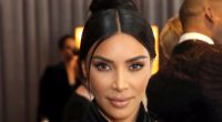 Auf Instagram riskierte Kim Kardashian einen goldenen Höschen-Blitzer.