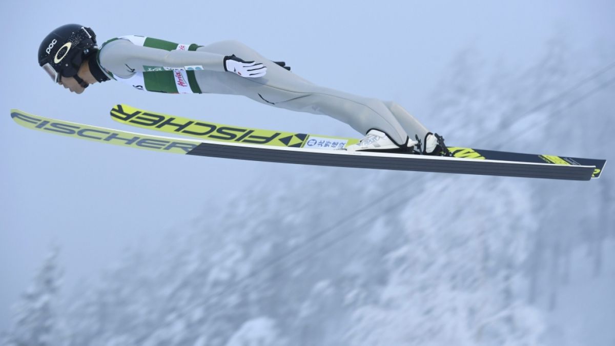 Die Nordischen Kombinierer sind auch in der Weltcup-Saison 2020/21 im Skisprung und Langlauf gefordert. (Foto)