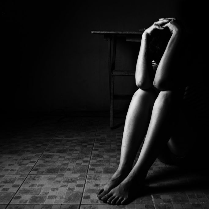 Mädchen bis zur Ohnmacht vergewaltigt, Bestatter-Neffe missbraucht Frauenleichen