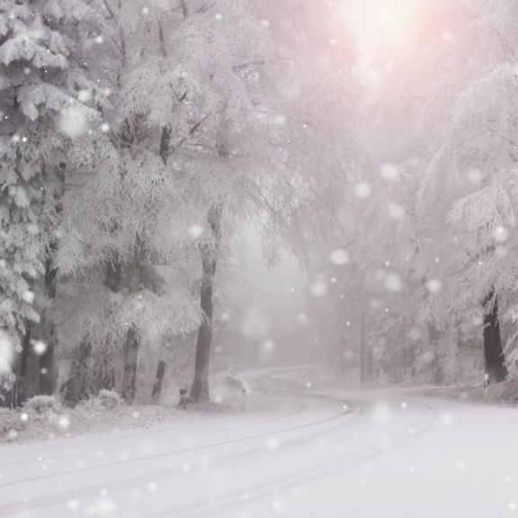 Schnee und Eis zum Dezemberstart! Schwerverletzte durch Glätte-Unfälle Schnee und Eis zum Dezemberstart! Schwerverletzte durch Glätte-Unfälle (Foto)