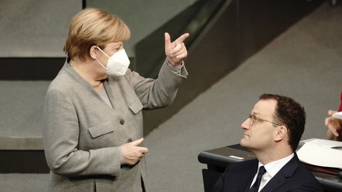 Coronavirus-News Deutschland am Dienstag: Bundeskanzlerin Angela Merkel und Gesundheitsminister Jens Spahn halten härtere Corona-Maßnahmen für nötig. (Foto)