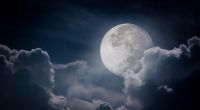 2021 dürfen sich Astro-Fans auf eine Partielle Mondfinsternis freuen.