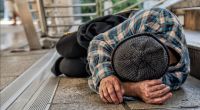 In Essen wurde ein obdachloser Mann von einer 16-Jährigen misshandelt. (Symbolfoto)