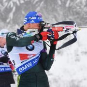 Erik Lesser aus Deutschland am Schießstand beim Biathlon-Weltcup in Oberhof. Erik Lesser aus Deutschland am Schießstand beim Biathlon-Weltcup in Oberhof.