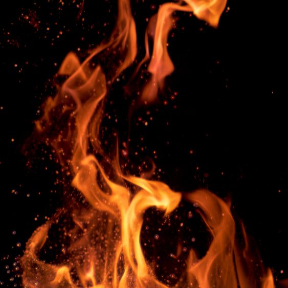 Tödliche Flammenhölle! 65-jähriger Mann stirbt bei Zeltbrand