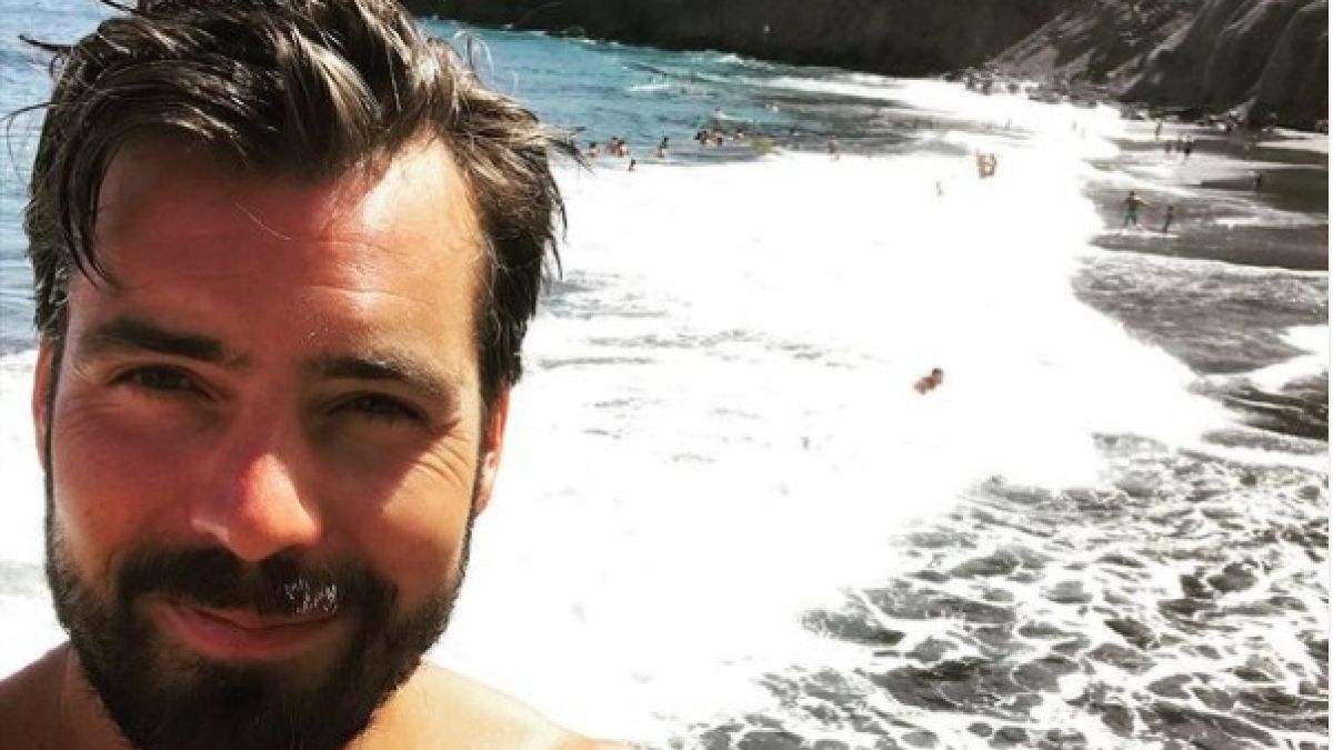 Auf Instagram zeigt sich Sat.1-Nachrichtensprecher Max Oppel - wie hier im Urlaub auf Teneriffa - auch von seiner privaten Seite. (Foto)