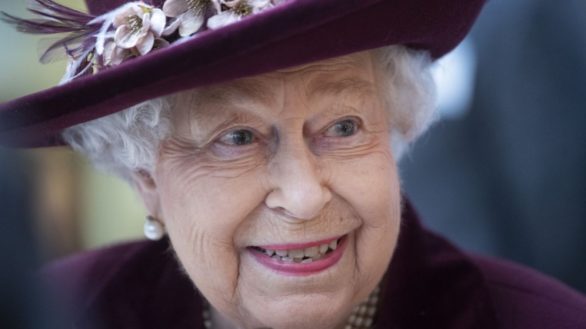 Der Mitarbeiter, der Queen Elizabeth II. bestohlen hat, wurde jetzt verurteilt. (Foto)