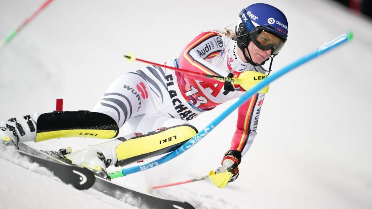 Lena Dürr beim Slalom der Damen in Flachau (Österreich) in Aktion. (Foto)