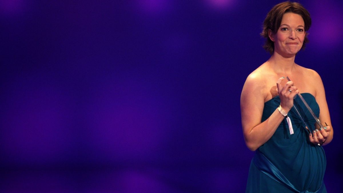 Anna Planken war schwanger, als sie 2012 beim Deutschen Fernsehpreis die Auszeichnung in der Kategorie "Bestes Frühstücksfernsehen" entgegennahm. (Foto)