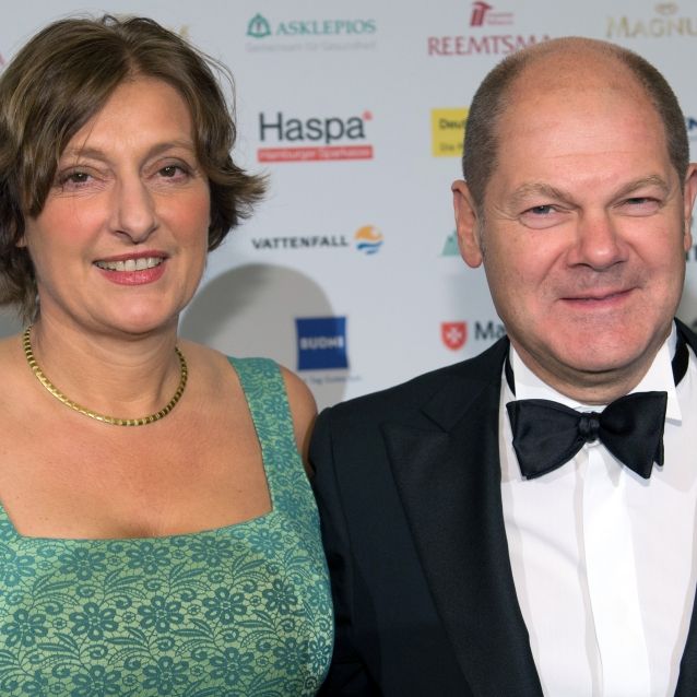 So lebt der SPD-Kanzlerkandidat mit Frau Britta Ernst So lebt der SPD-Kanzlerkandidat mit Frau Britta Ernst (Foto)