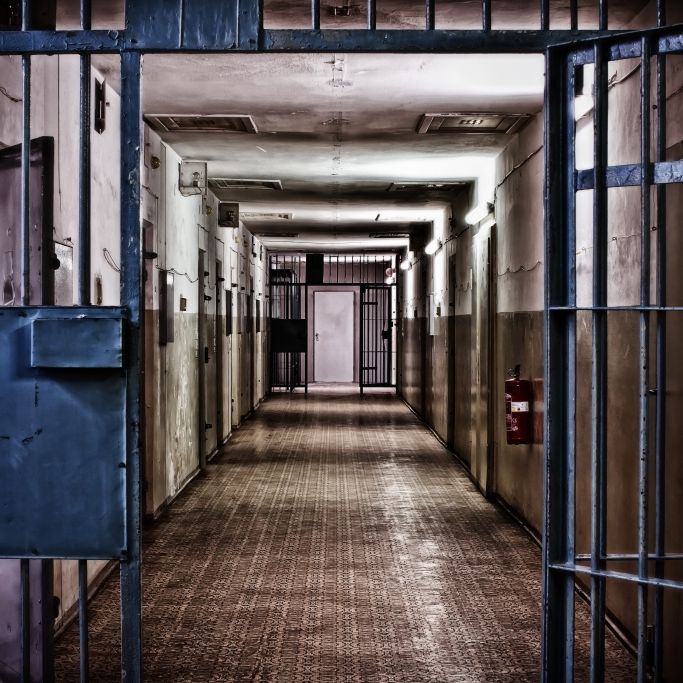 Wegen Mordes verurteilt! Toter TV-Star spukt durch altes Gefängnis
