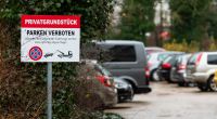 Nach dem Fund einer toten 19-Jährigen auf einem Parkplatz in Lüneburg ermittelt die Polizei.