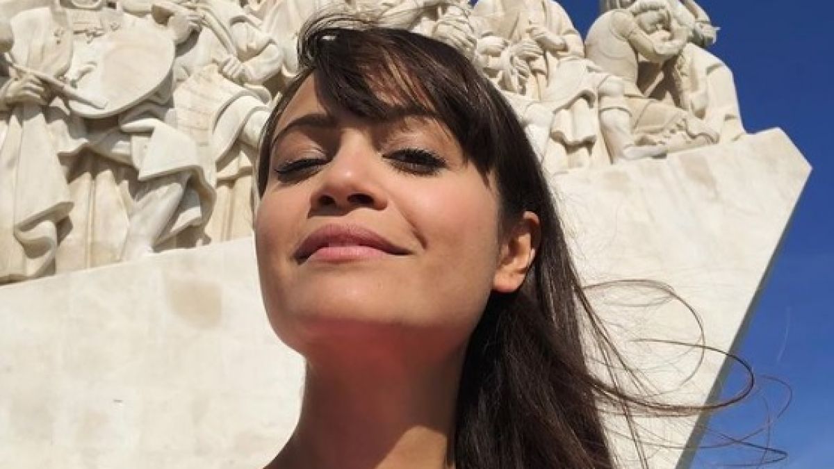 Claire Oelkers teilt ihren Alltag auf Instagram - hier ist die "Galileo"-Moderatorin unterwegs in Portugal. (Foto)