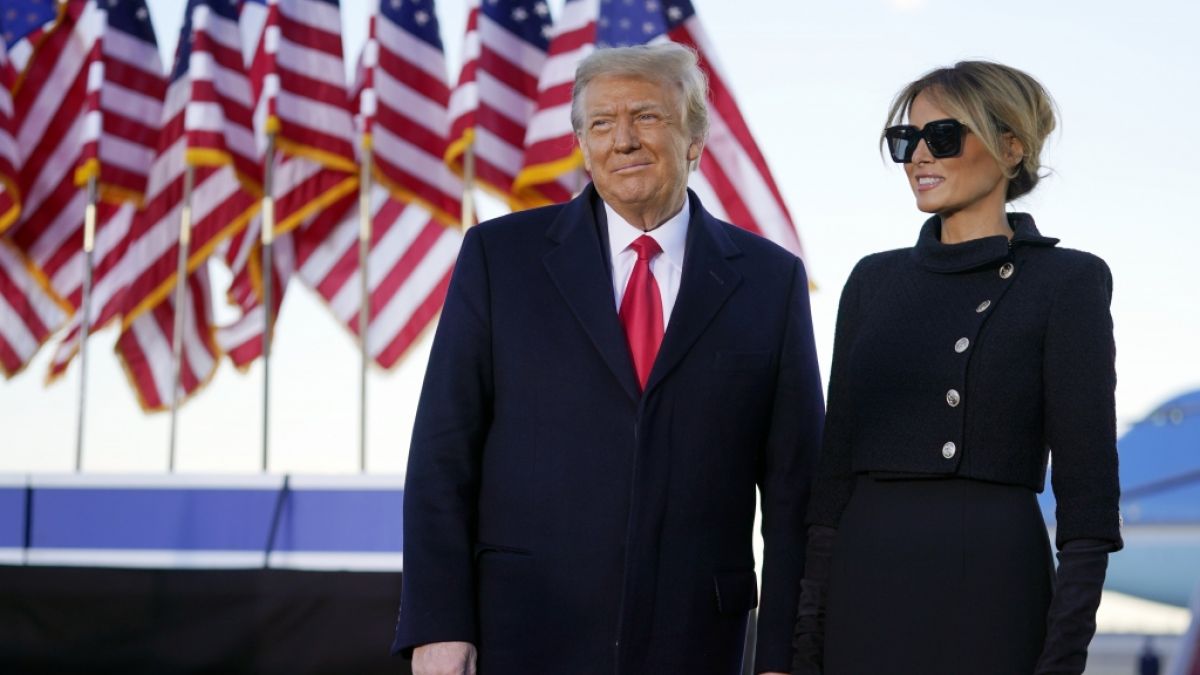 Donald und Melania Trump bei der Abschiedszeremonie am Mittwoch. (Foto)